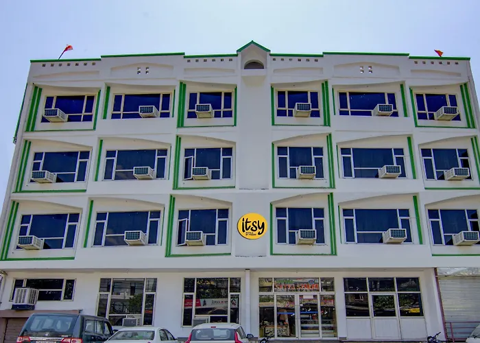 Itsy Hotels Satya Shree