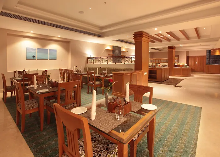 Monsoon Empress Kochi Hotel