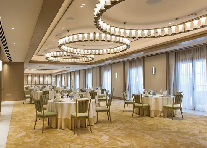 Dlf Club 4