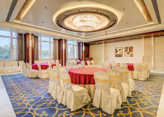 The Ssk Solitaire Hotel & Banquets