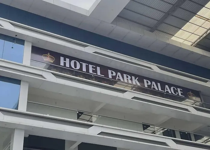 Hotel O Park Palace Bhatha
