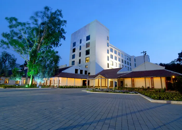 Chanakya Bnr Hotel