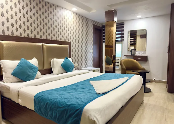 Hotel Pawan Plaza At Karol Bagh