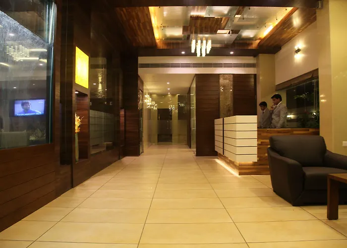 Le Grande Residency -Unmarried Couples Are Not Allowed