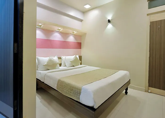 Mannars Deluxe Lodge Mysore