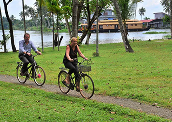 Punnamada Resort Alappuzha