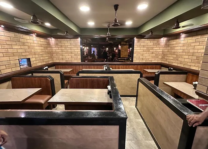 Hotel Lucky Bandra