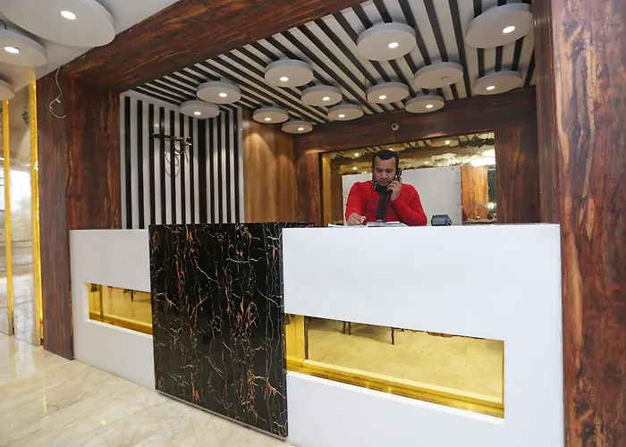 Hotel O Samrat Gurgaon