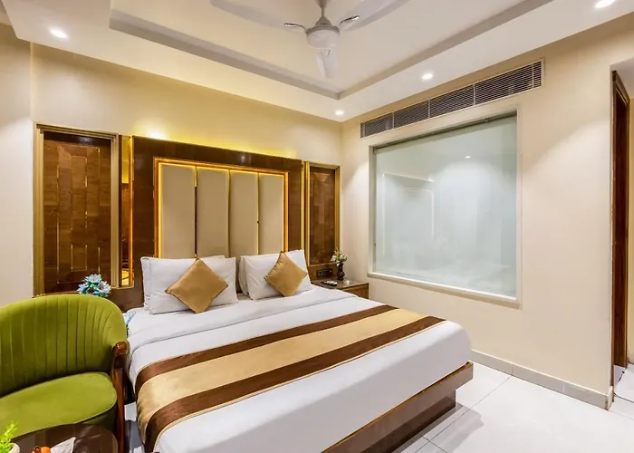 Hotel Grand Plaza - Near New Delhi Railway Station And Connaught Place - By M S Hospitality