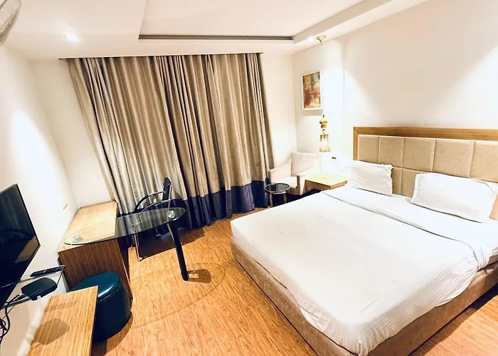 Hotel Amora - Rajnandgaon