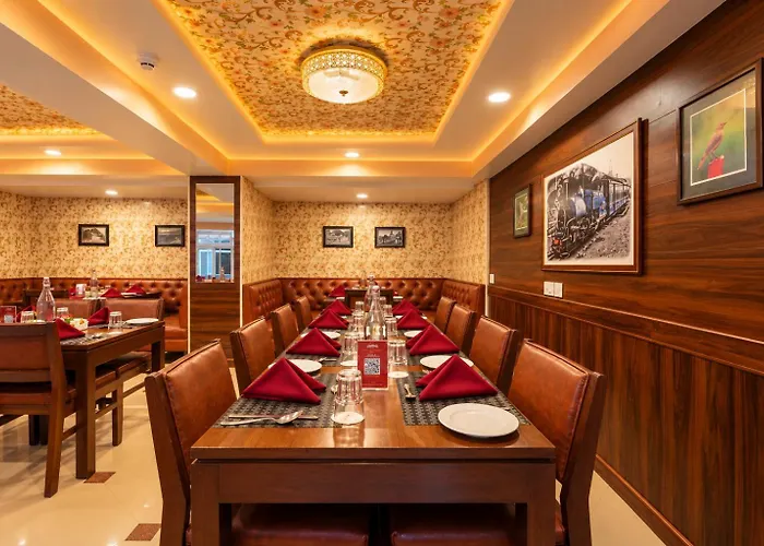 Summit Oakden Resort & Spa At Mall Road