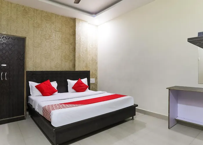 Hotel O Samrat