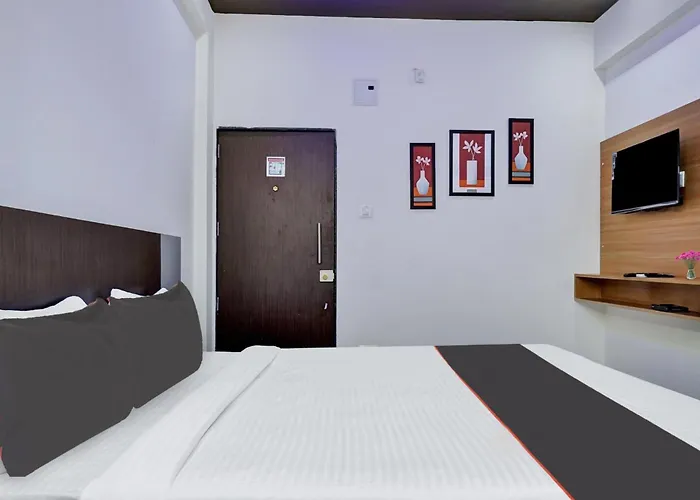 Collection O Eon Inn Near Pune Airport