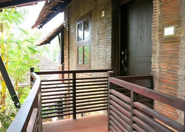 Clayfingers Art Cottage