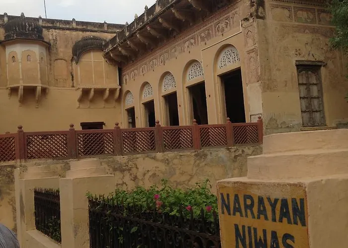 Narayan Niwas Castle