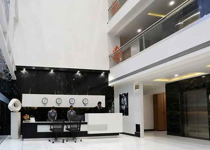 Grand Kailash Hotel