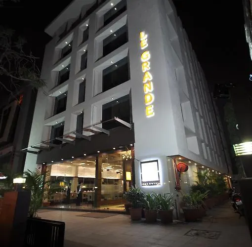 Le Grande Residency -Unmarried Couples Are Not Allowed Ahmedabad