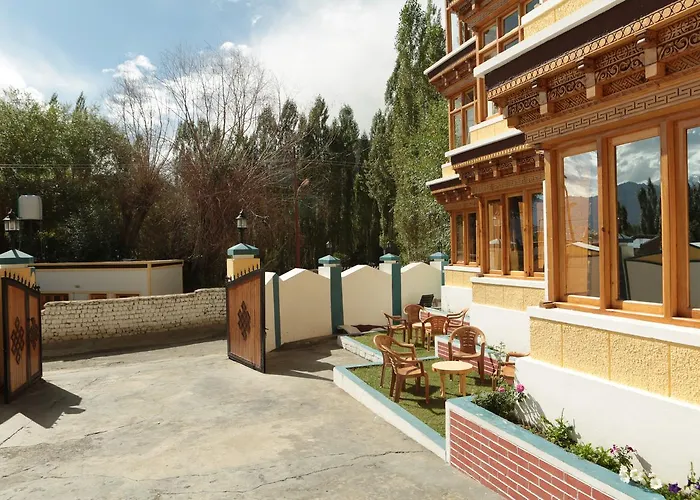 Hotel Nature'S Land