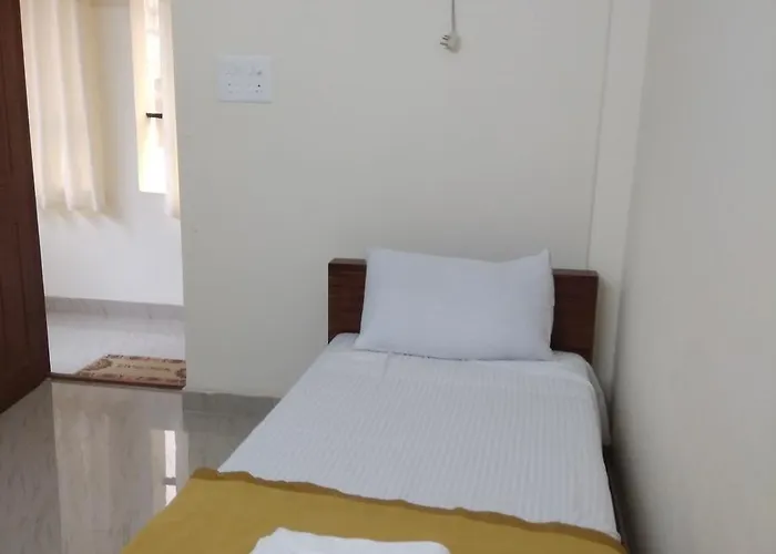 Manjira Lodge