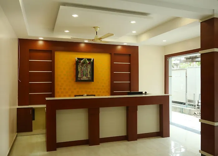 Hotel Sabareesh Plaza