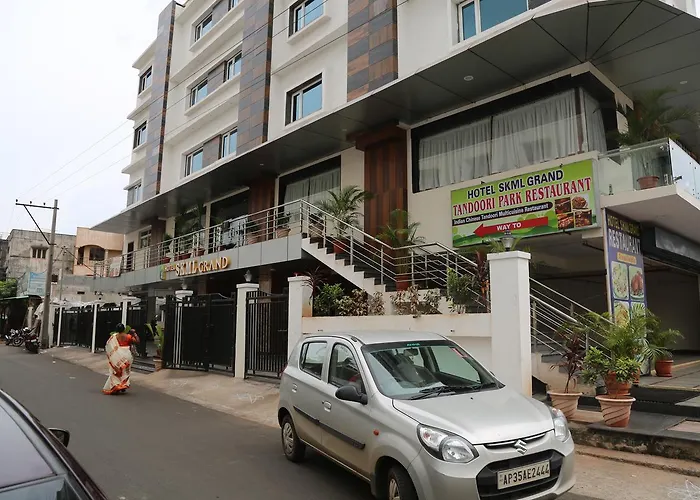 Hotel Skml Grand
