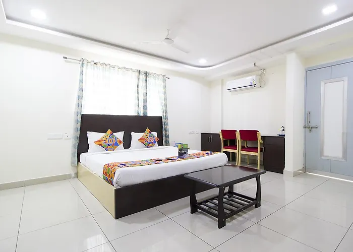 Fabhotel Siri Inn Madhapur - Fully Vaccinated Staff Hyderabad