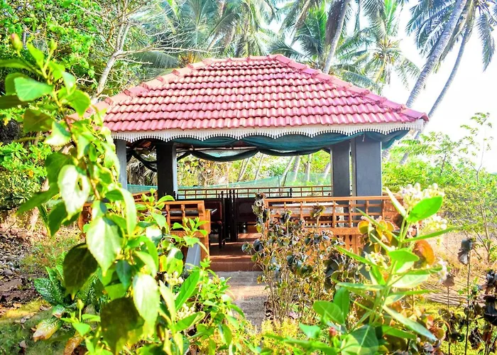 Club 7 Beach Resort
