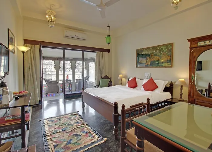 Lake Pichola Hotel