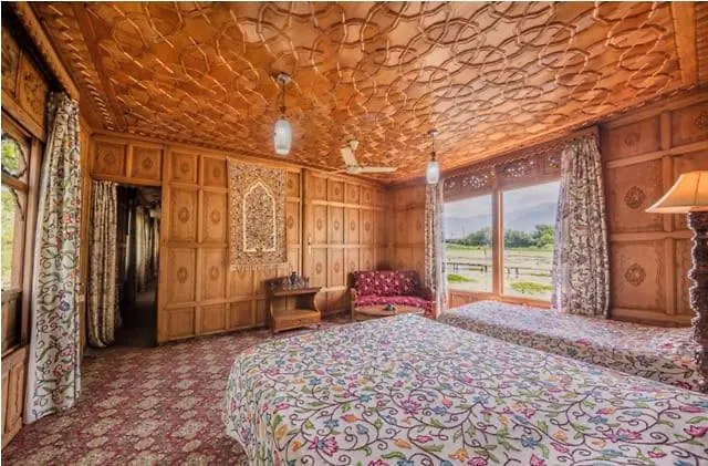 S Group Of Houseboat Hotel Srinagar 
