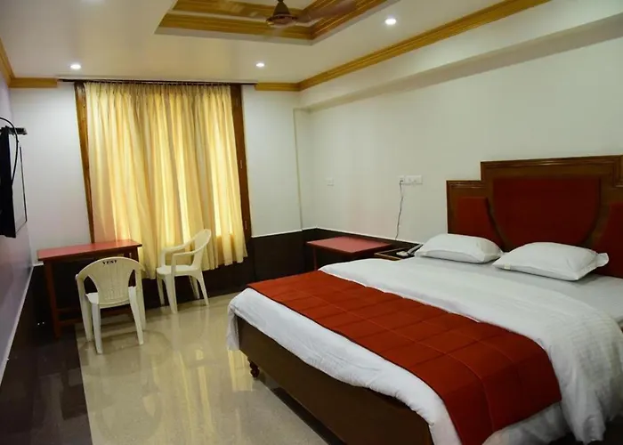 Hotel Chembiyan