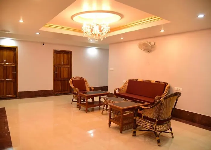 Hotel Chembiyan