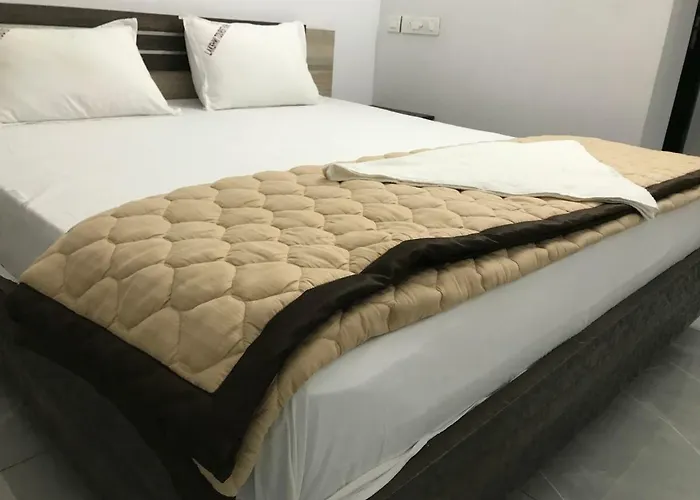 Lakshmi Tourist Home