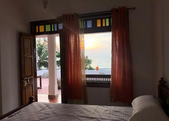 Lemon Dew Beach House, Alleppey Beach