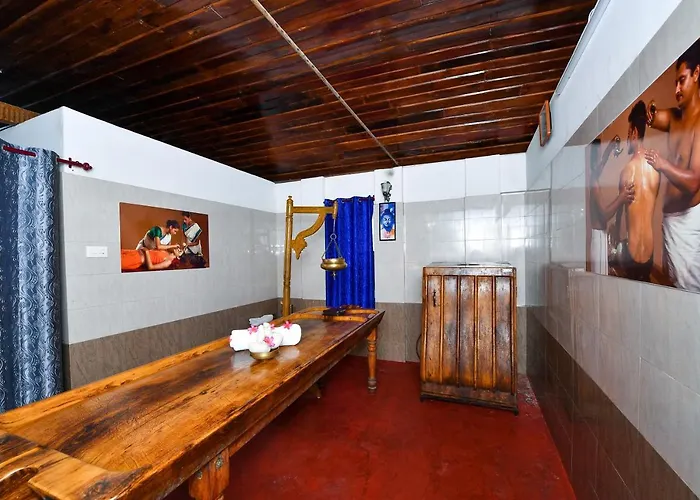 The Royal Heritage Hotel And Ayurvedic Center