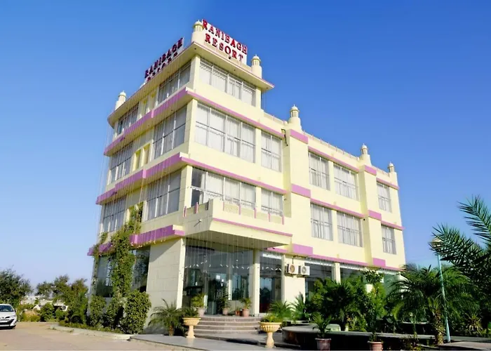 Hotel Rani Bagh Resort