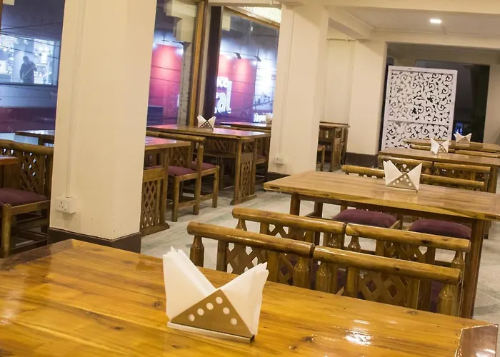 Hotel Humro Himalayan Orchid ! Darjeeling Hotel-At-Prime-Location Spacious-Room With-Wi-Fi-Availability, Near-Mall-Road