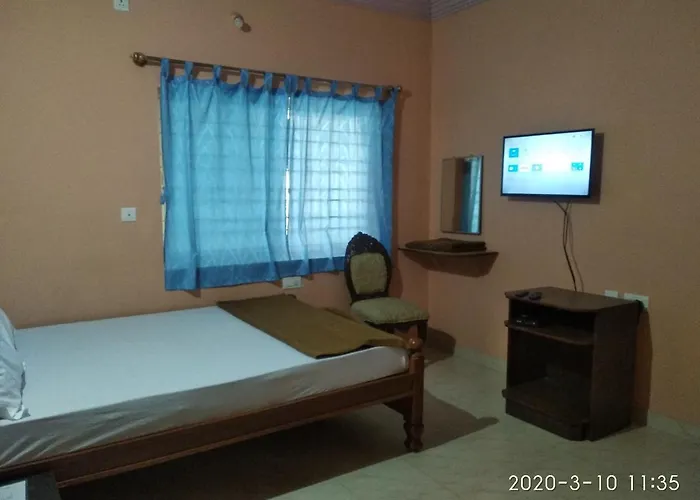 Aruvi Hotel